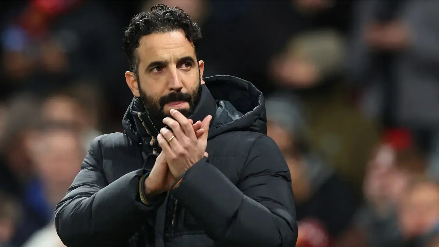 Manchester United sa thải HLV Ruben Amorim